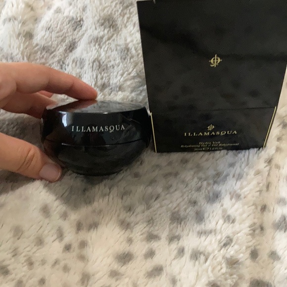Illamasqua Hydra Veil Primer - Picture 4 of 5